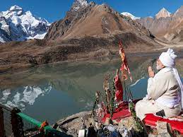 प्रधानमंत्री नरेंद्र मोदी ने कैलाश दर्शन किए