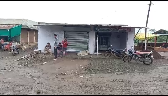 रिहायशी इलाके में शराब की  दुकान