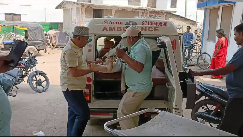 तेज रफ़्तार ट्रक ने मारी टक्कर