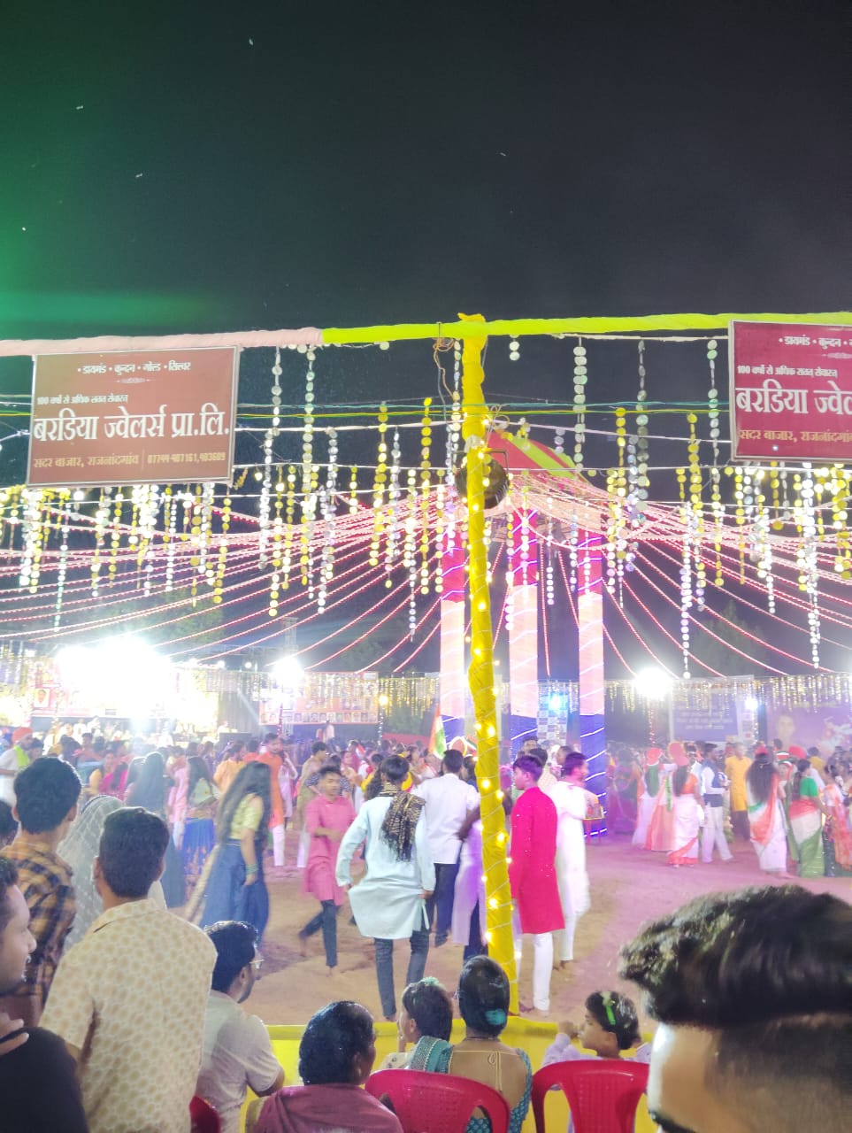 नवरात्रि में गरबा रास की धूम  