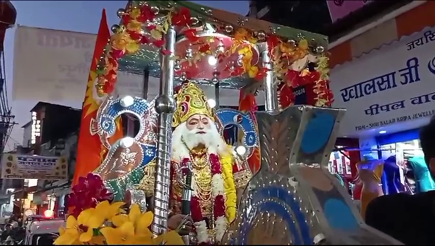 निकाली अग्रसेन महाराज की शोभा यात्रा