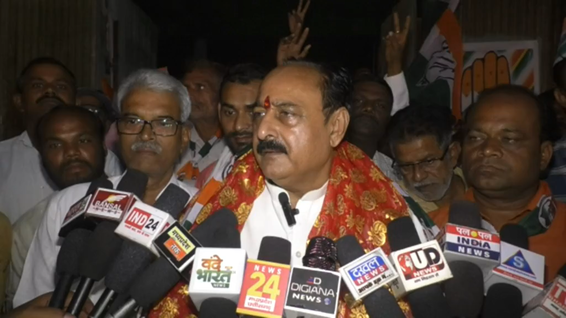 धर्मेश घई ने चुनाव प्रचार किया आरम्भ