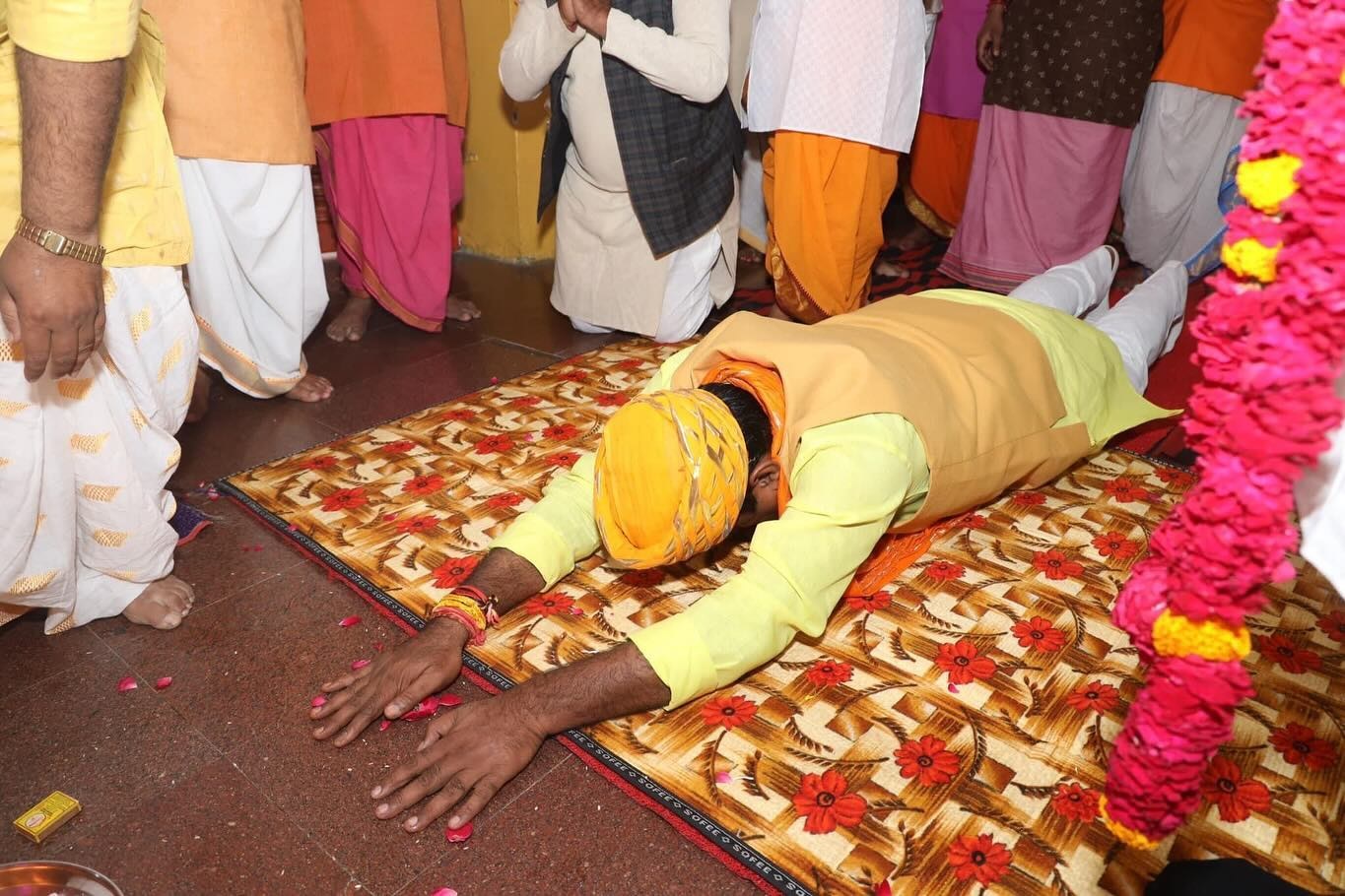 हनुमान जी को साष्टांग