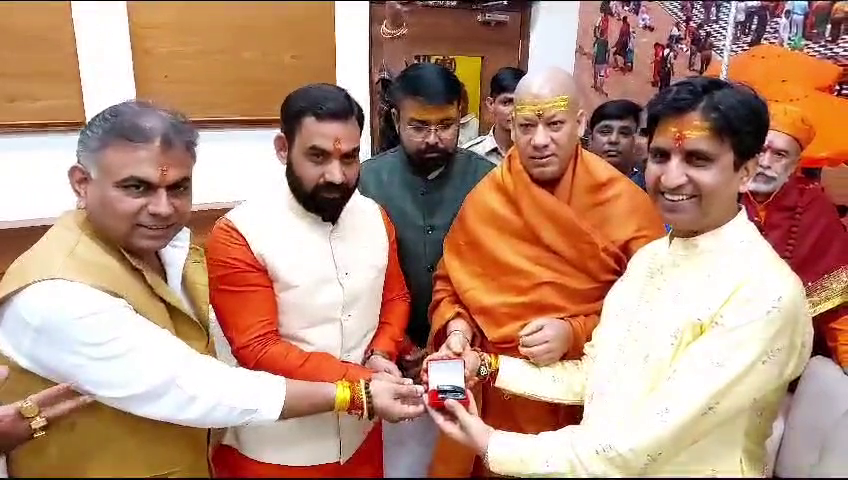 कुमार विश्वास का  मां गंगा से प्रेम