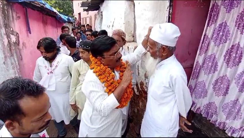 नासिर इस्लाम का आरिफ अकील पर हमला