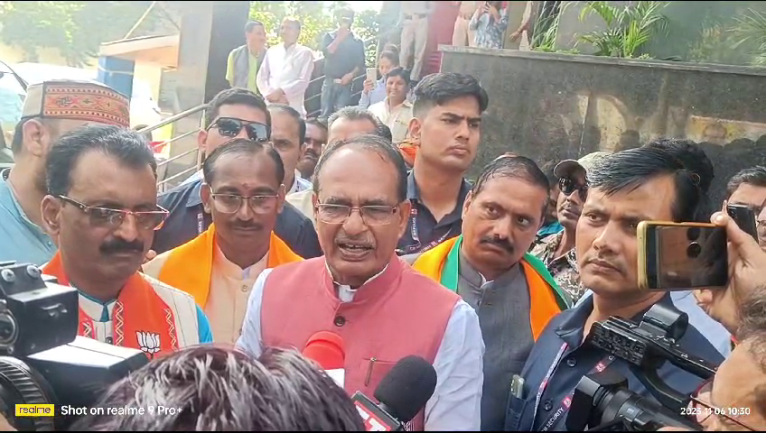 मुख्यमंत्री शिवराज का प्रियंका पर  हमला