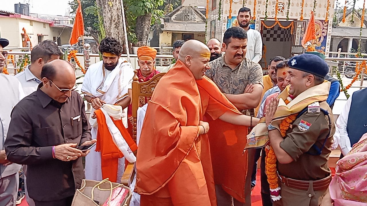 महामंडलेश्वर स्वामी कैलाशानंद गिरि काशीपुर पहुंचे