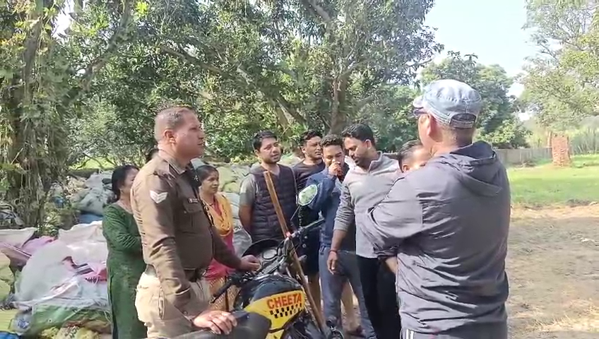 लोगों ने किया मोबाइल टॉवर लगाए जाने का विरोध