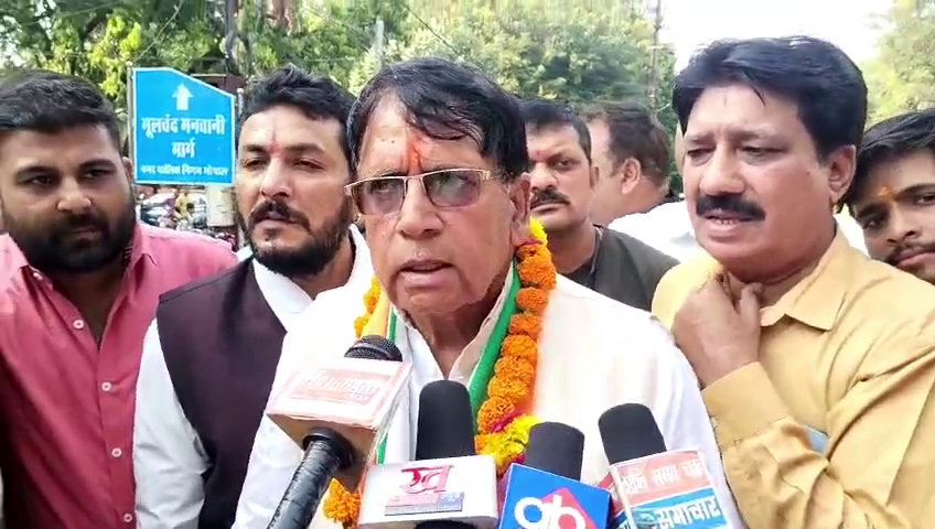 दीपावली मिलन समारोह में विवाद