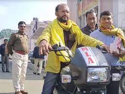 मध्यप्रदेश के सबसे गरीब विधायक कमलेश्वर डोडियार