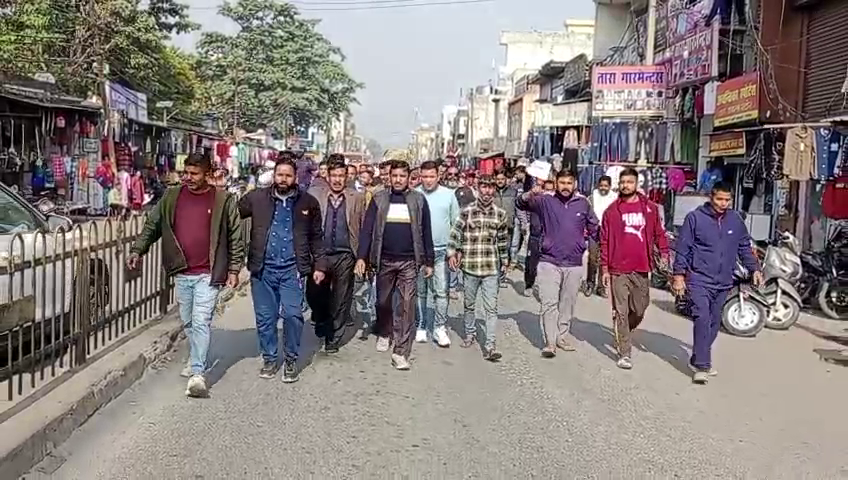 मुख्यमंत्री से नाराज खनन मजदूर