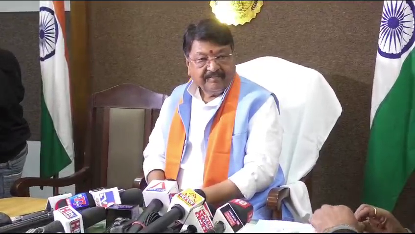 दो पहियों पर विधानसभा