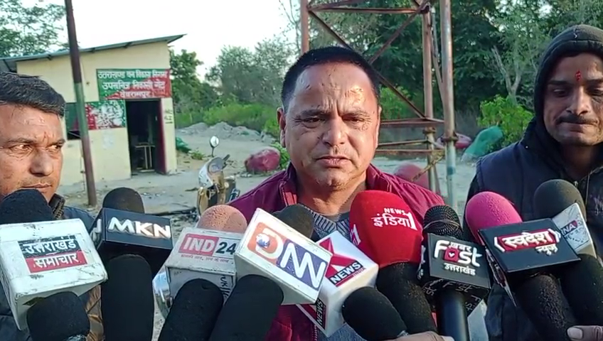 तानाशाही पर उतरी धामी सरकार