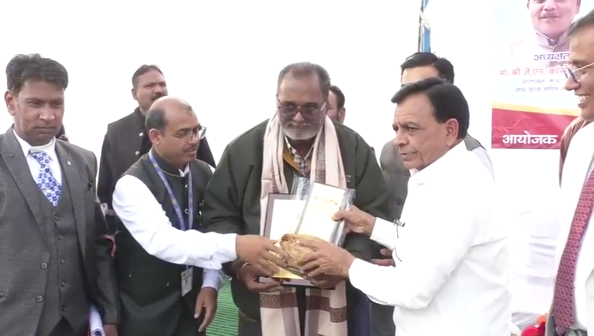 मंत्रालय से रिटायर हुए 46 कर्मचारी