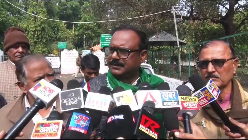 इंडिया गठबंधन ने की मांग  