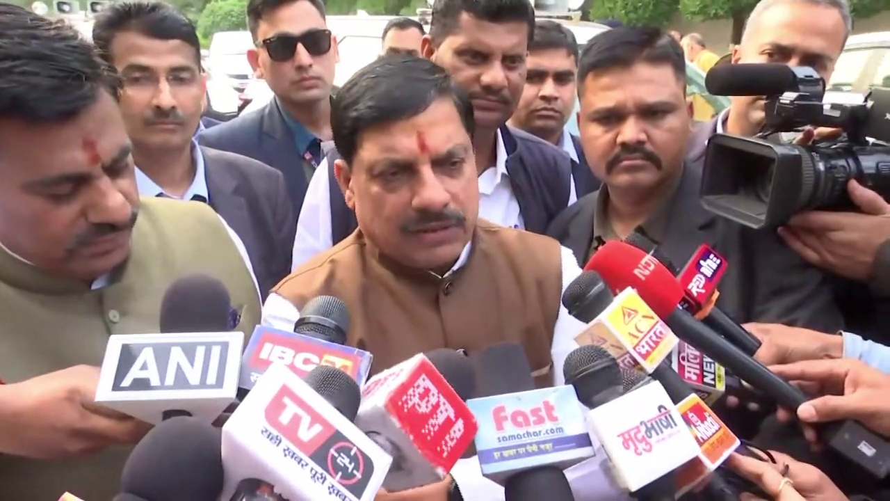 धार्मिक जुलूस से  पहले आयोजकों से चर्चा करें