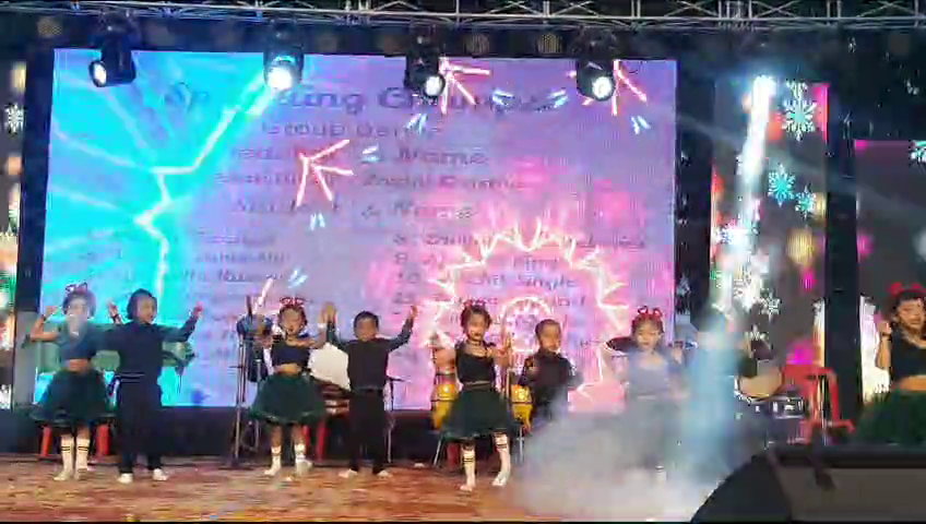 परासिया के हैप्पी किड्स स्कूल में वार्षिकोत्सव