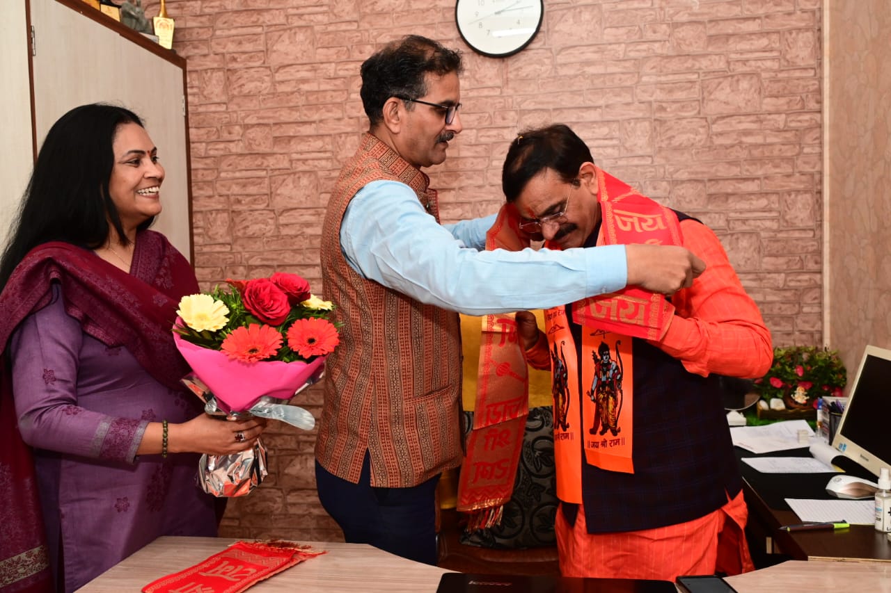 भाजपा प्रदेशाध्यक्ष वीडी शर्मा पहुंचे दख़ल न्यूज़