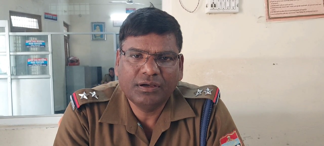  फ्लैग मार्च निकालकर पुलिस बल ने किया शक्ति प्रदर्शन