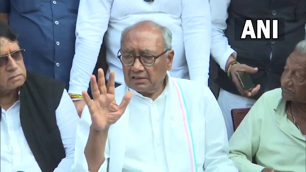 दिग्विजय सिंह ने कहा कमलनाथ कांग्रेस स्तंभ