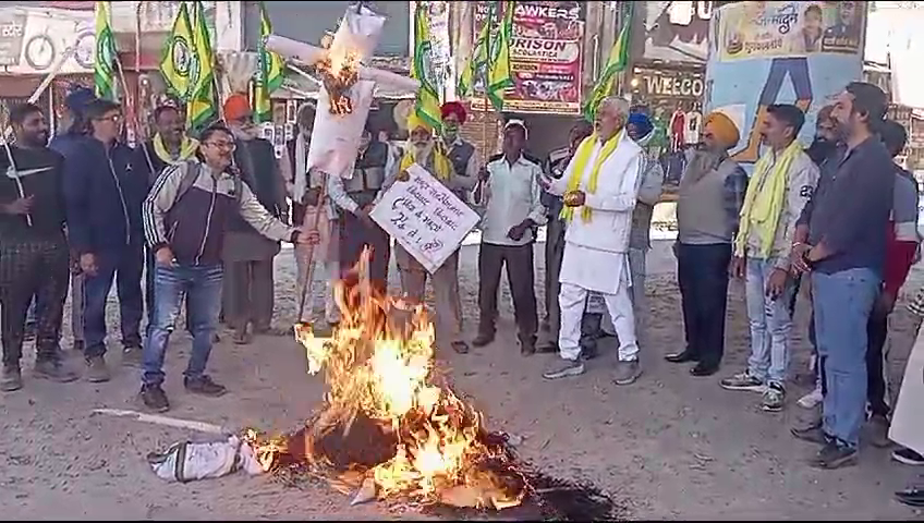  किसानों के साथ सरकार का रूखा व्यवहार