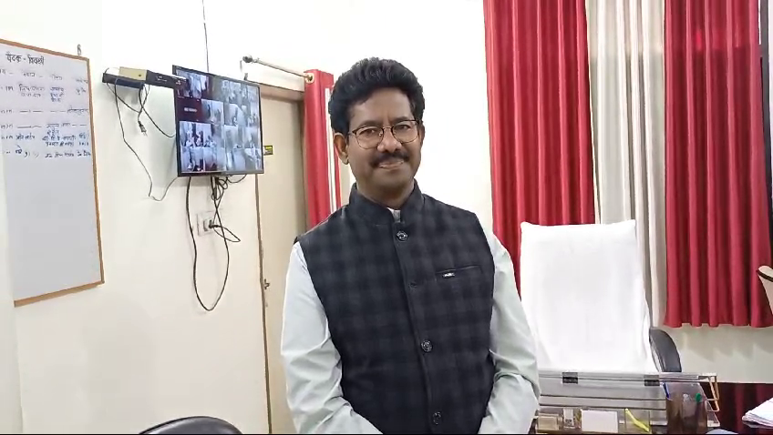  डीपीसी मांगता है वार्डन से अनैतिक चीजें