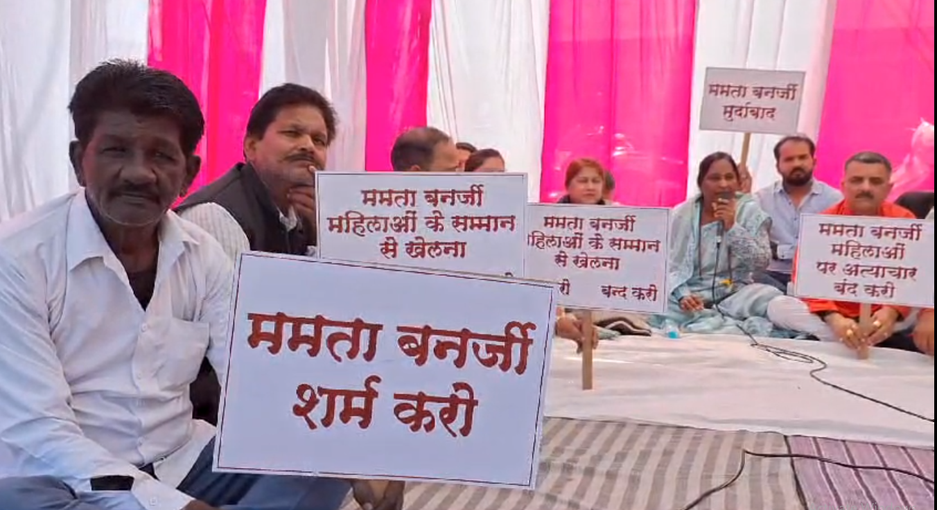 सबके निशाने पर ममता सरकार 