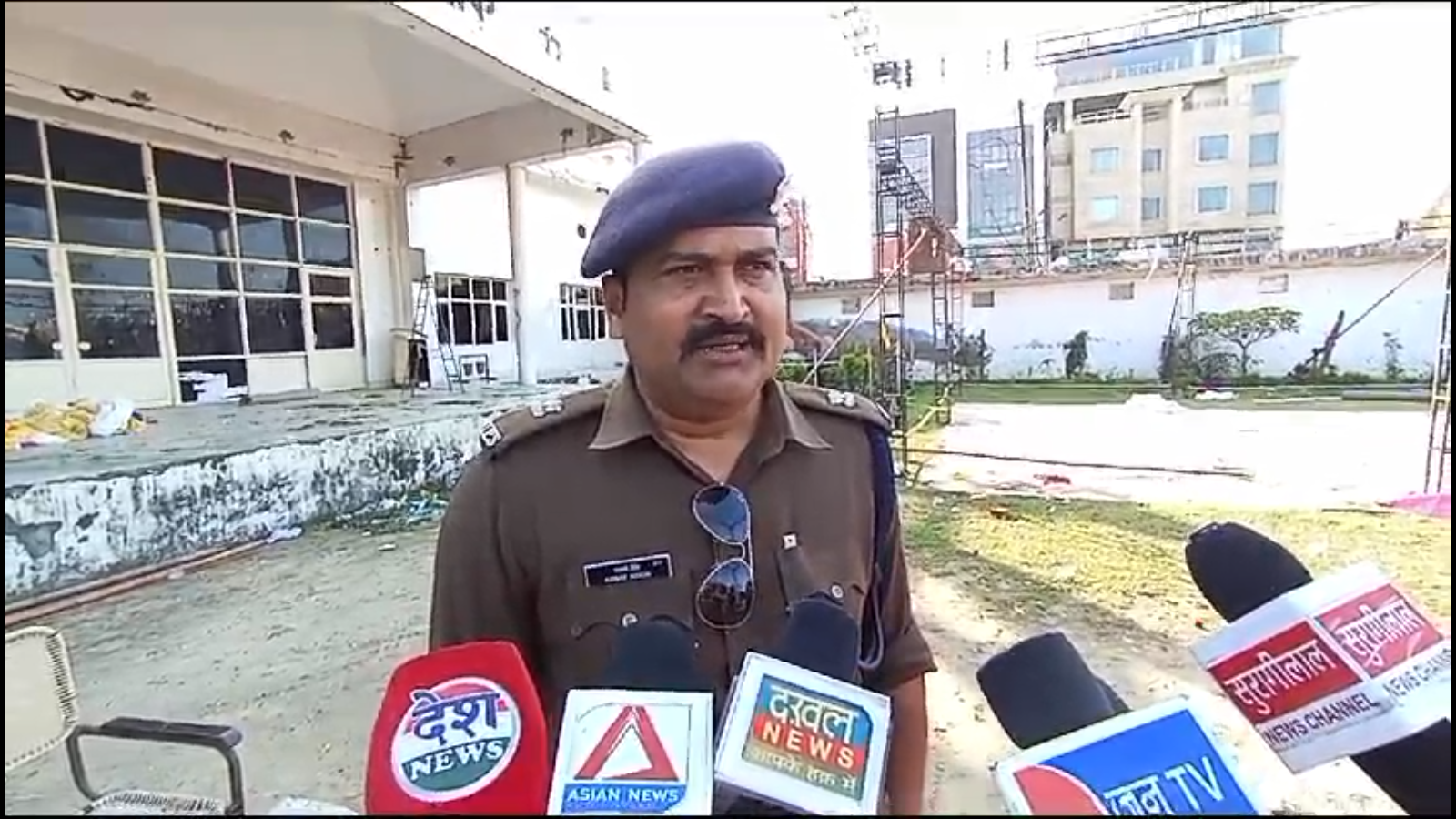 अराजक तत्वों से निपटने के लिए  फ्लैग मार्च   