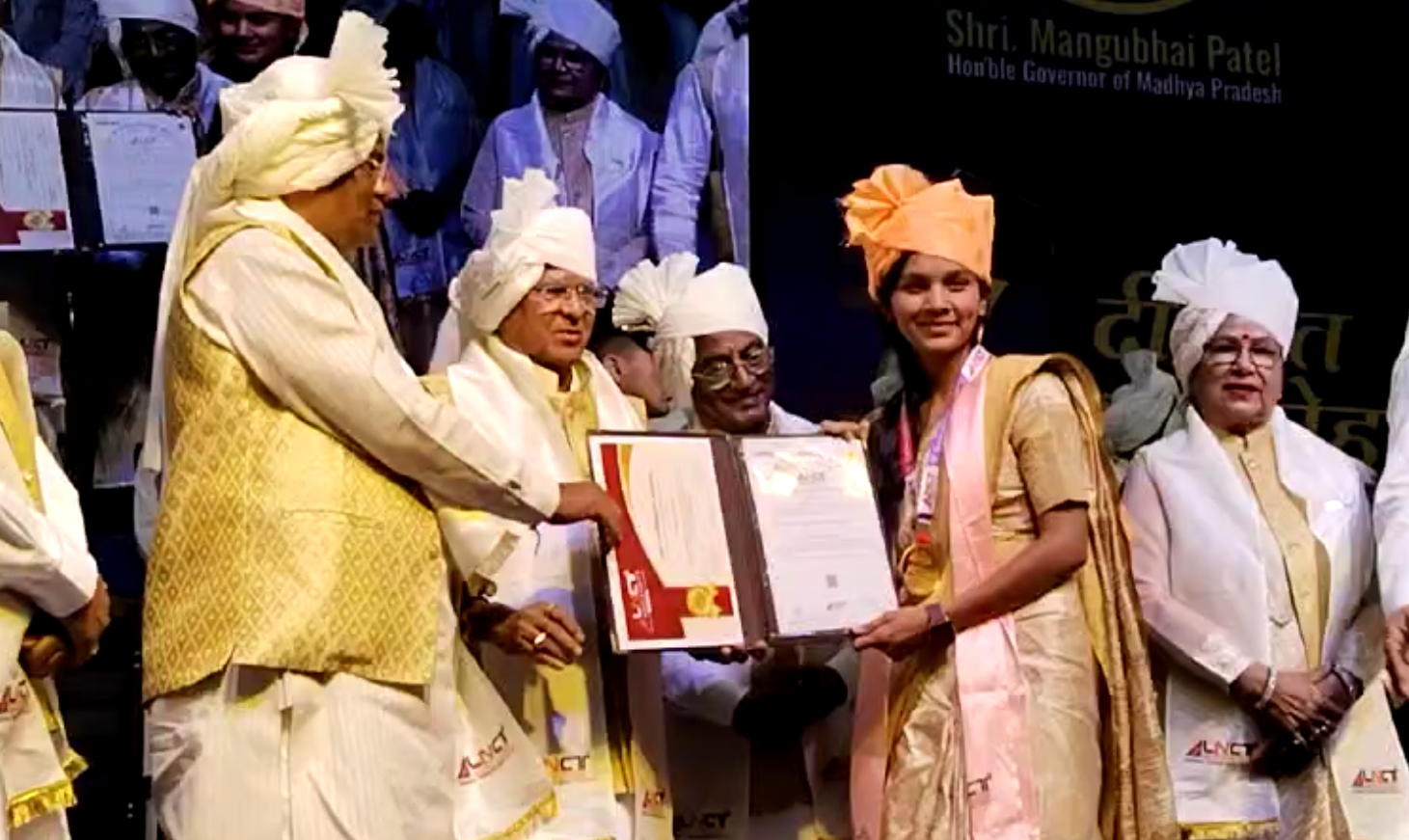 एलएनसीटी यूनिवर्सिटी में  तृतीय दीक्षांत समारोह 