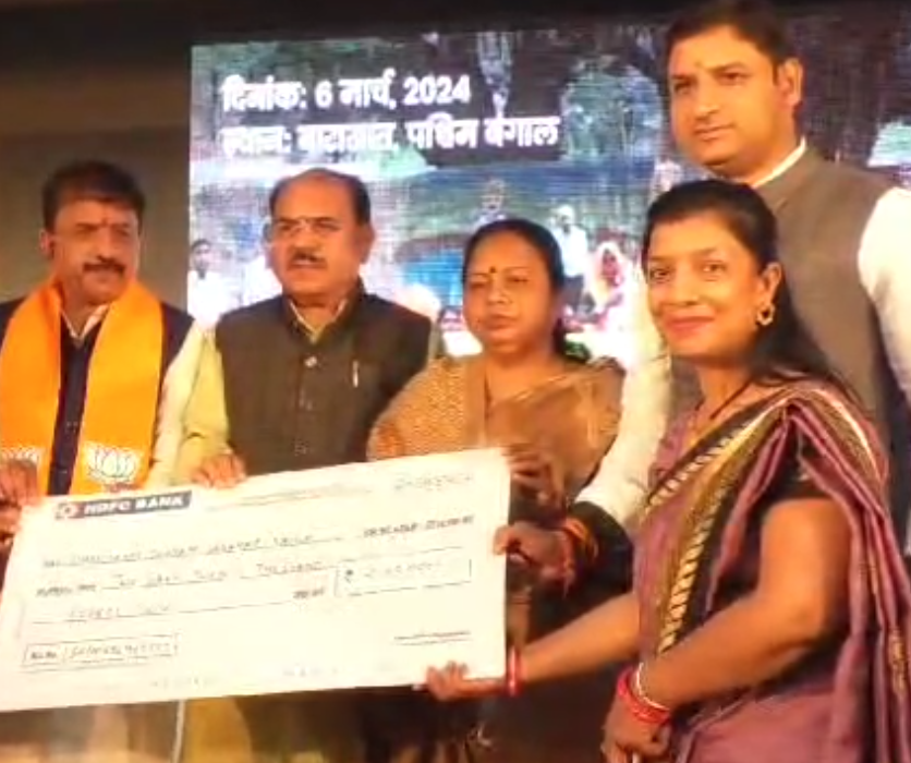 प्रधानमंत्री ने बहनों को वर्चुअली किया संबोधित 