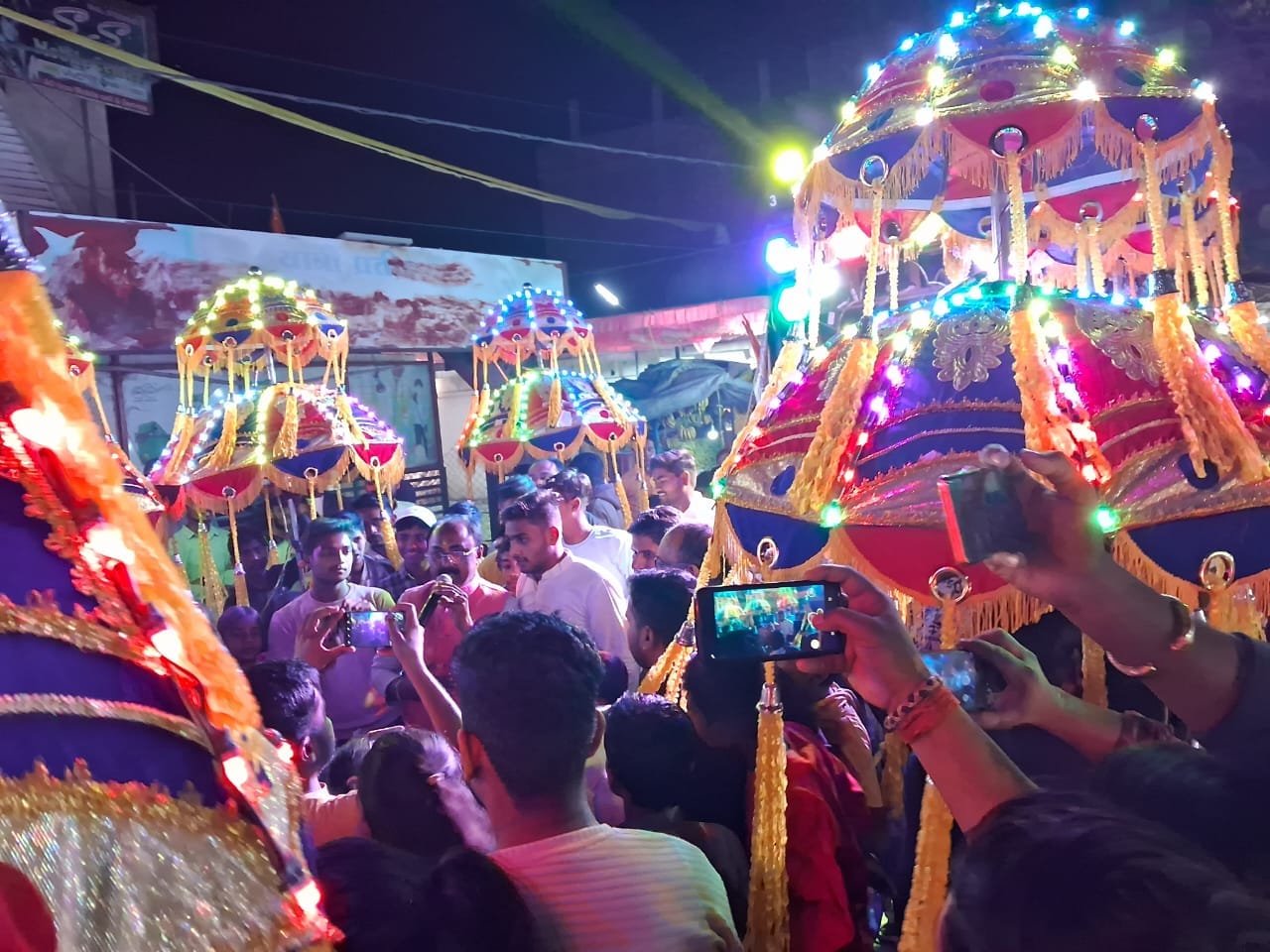 क्या आम क्या खास शिव के लिए सभी समान 