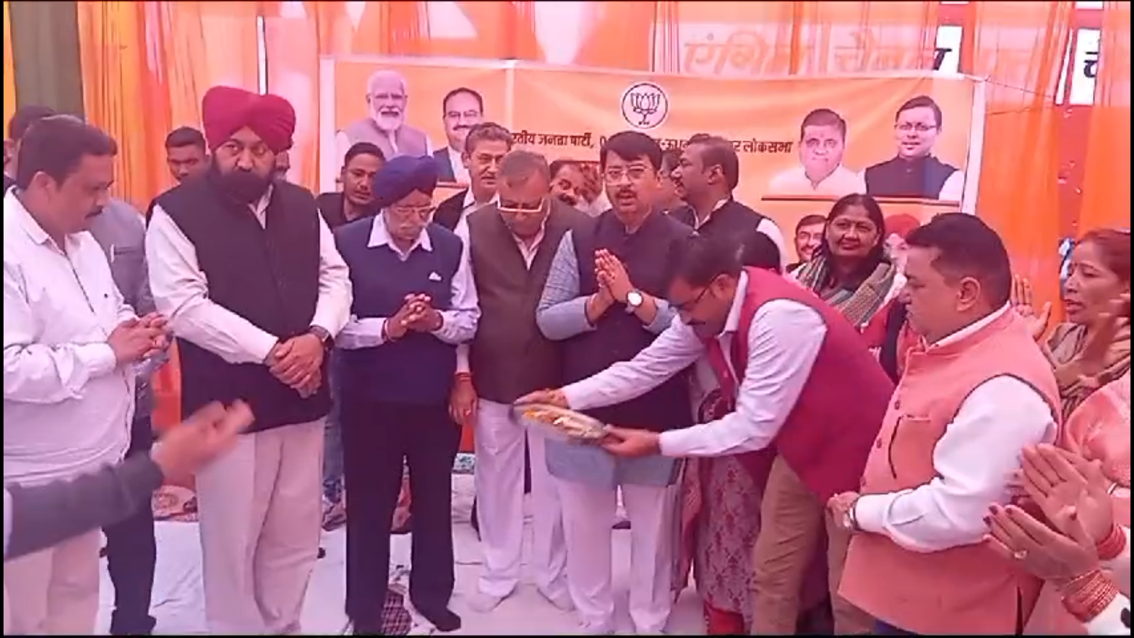 चुनाव को लेकर भाजपाई भक्ति में लीन   