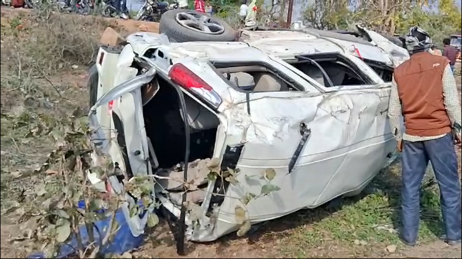 तेज रफ़्तार कार ने ली जान 