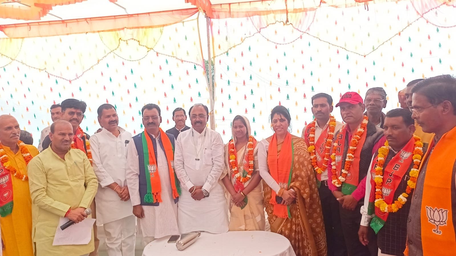 कांग्रेस से नेताओं का हो रहा है मोहभंग 