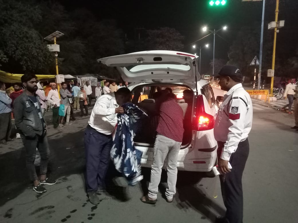 चुनाव में गड़बड़ रोकने के लिए फलैग मार्च 