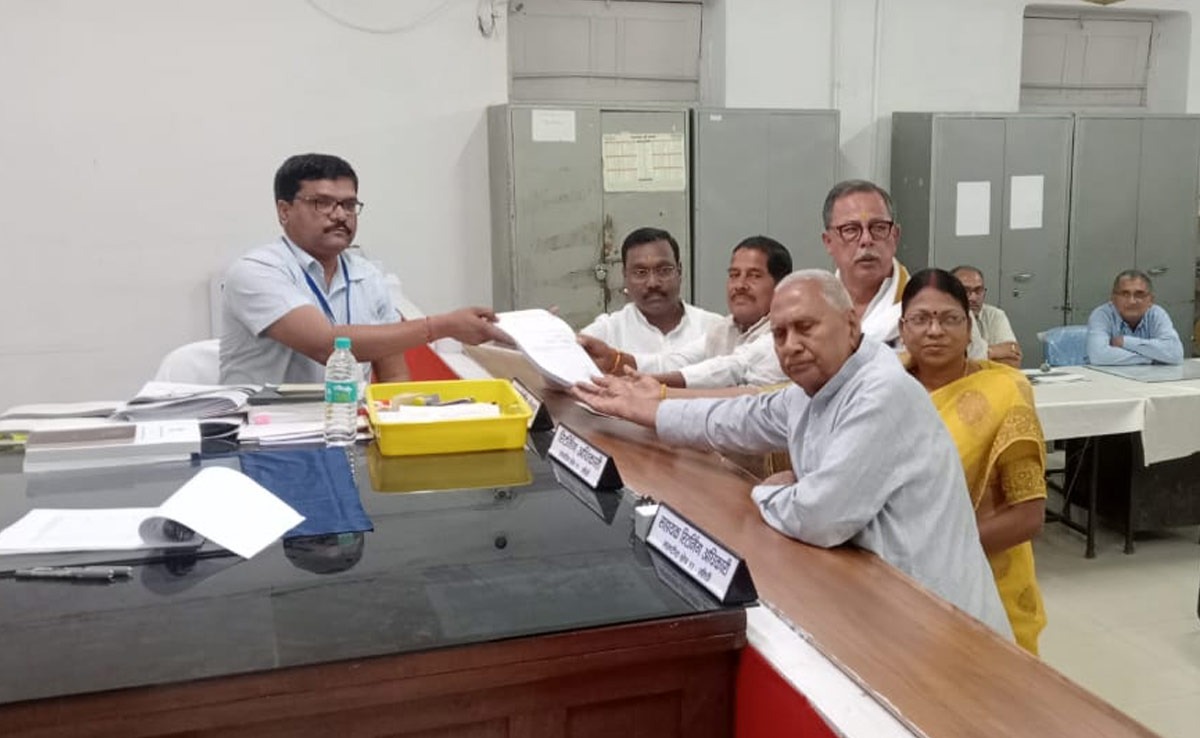 कमलेश्वर पटेल ने लोकसभा का भरा पर्चा 