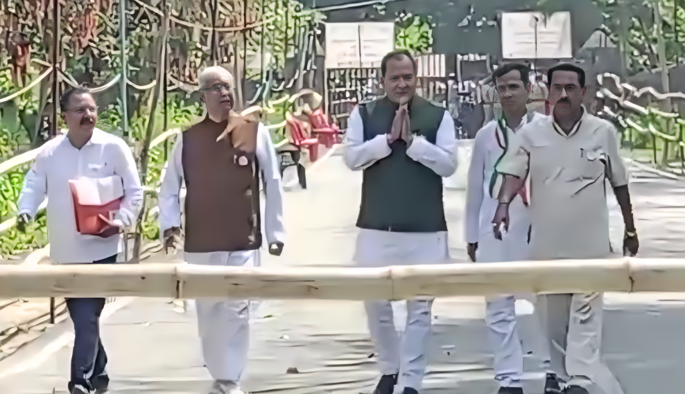 कांग्रेस प्रत्याशी प्रकाश जोशी ने भरा पर्चा