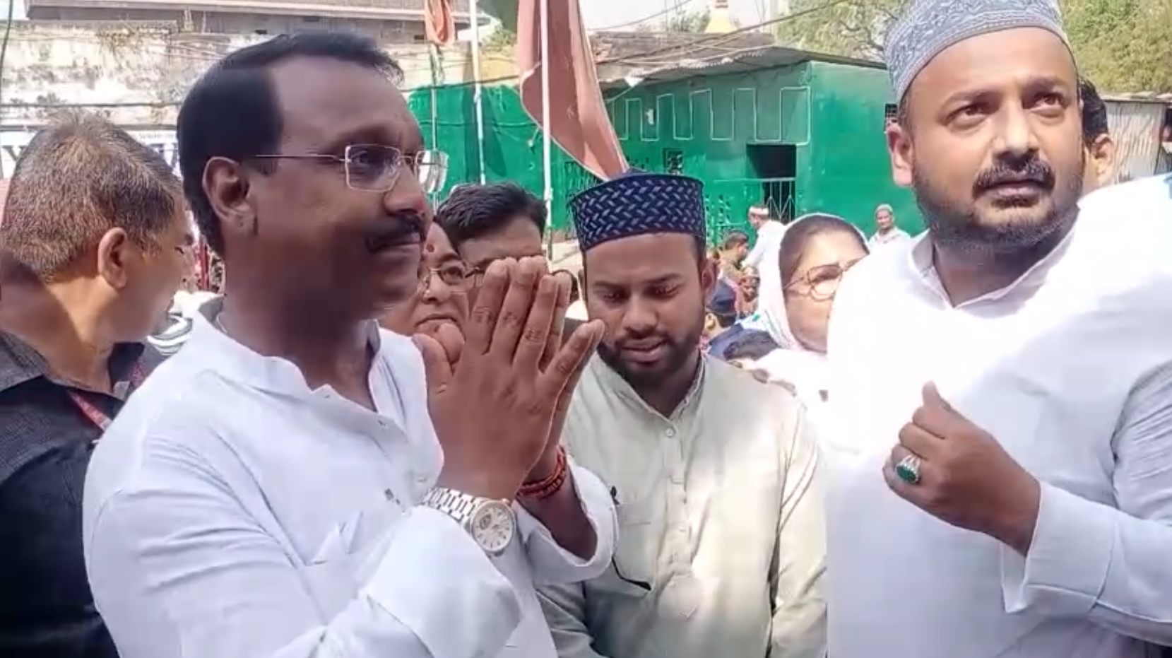 कमलेश्वर पटेल जामा मस्जिद कैम्प्स पहुंचे 