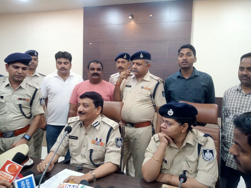 डकैती डालने पहुंचे बदमाशाें ने की हत्या 