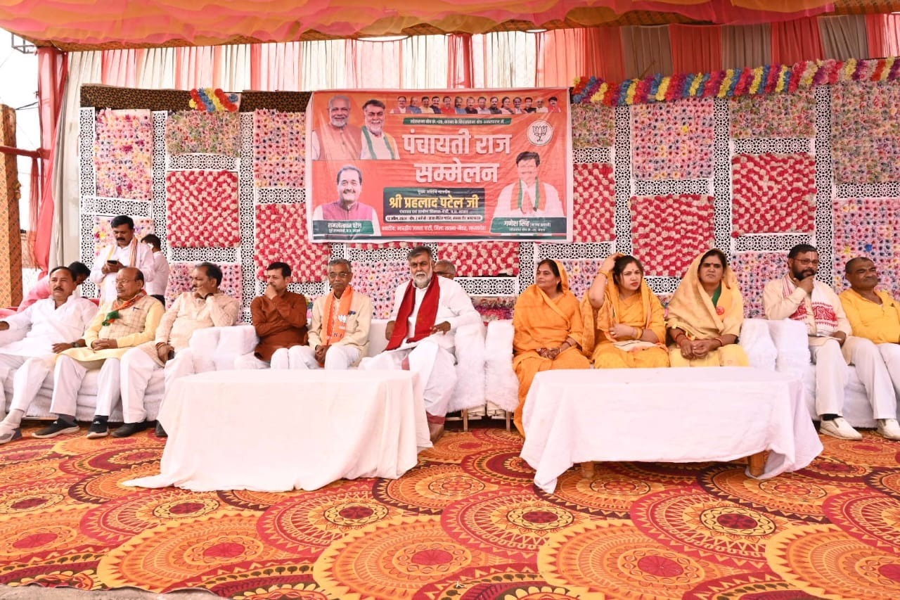 प्रह्लाद के निशाने पर दिग्विजय सिंह 