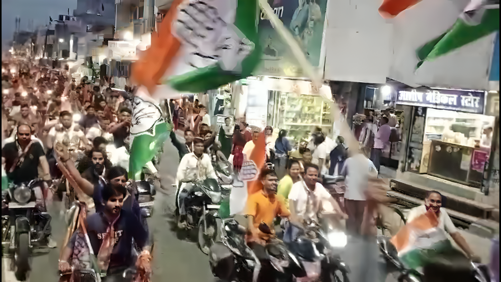 कांग्रेस प्रत्याशी प्रकाश जोशी ने झोंकी ताकत 