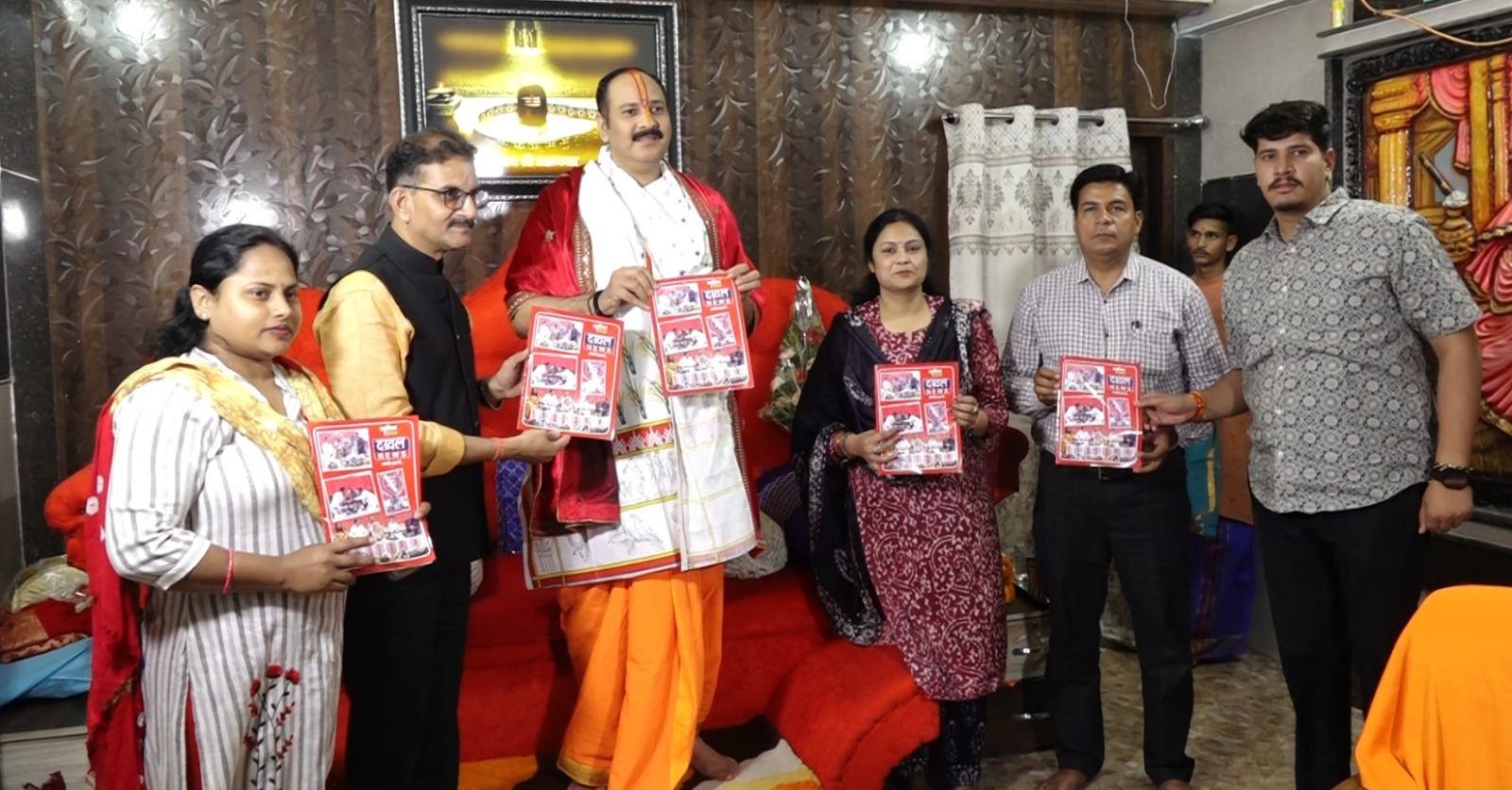 पं. प्रदीप मिश्रा ने दखल न्यूज को दी शुभकामनाएं 