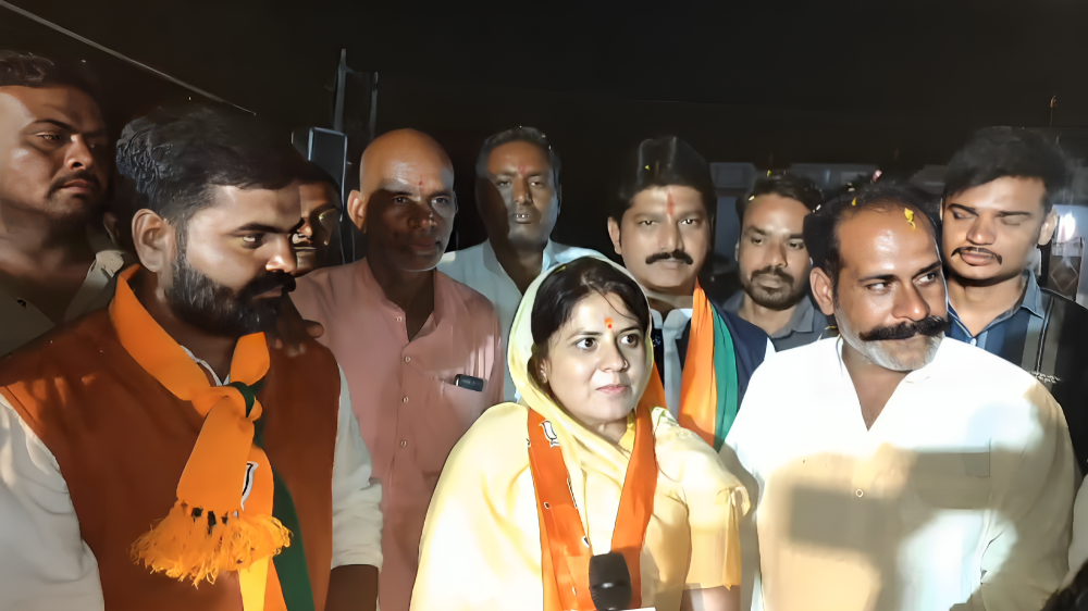कांग्रेस पार्षद सावित्री यादव भाजपा में शामिल 