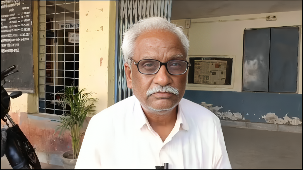 कॉलेज में रील बनाने वाली लड़की को नोटिस 