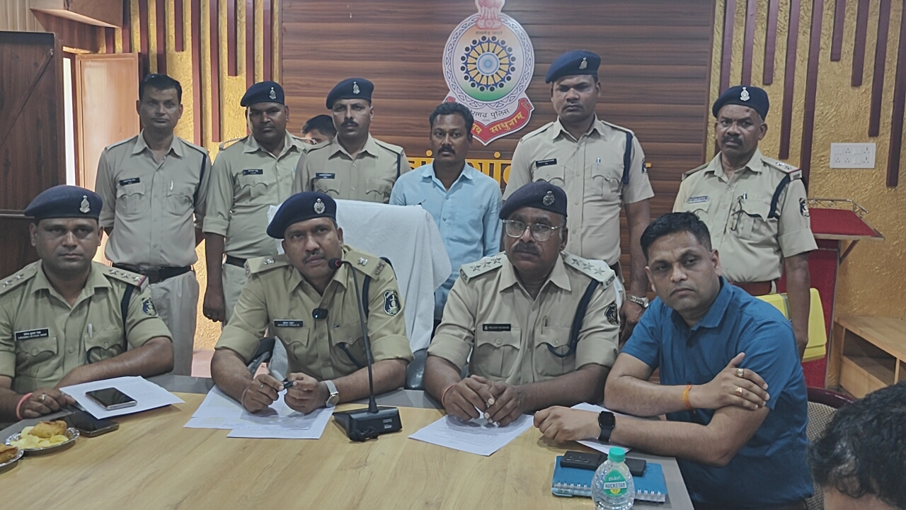 गांव का इलेक्टीशियन ही निकला आरोपी 