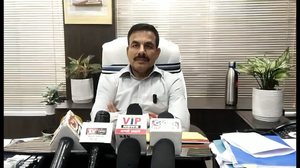 निगम आयुक्त ने किया वाटर एटीएम का औचक निरीक्षण 