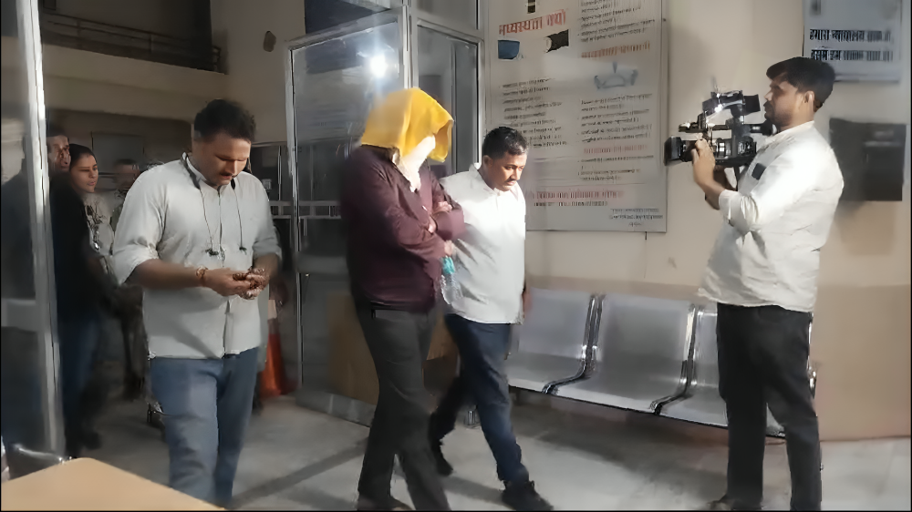 सीबीआई इंस्पेक्टर 10 लाख की रिश्वत लेते गिरफ्तार 