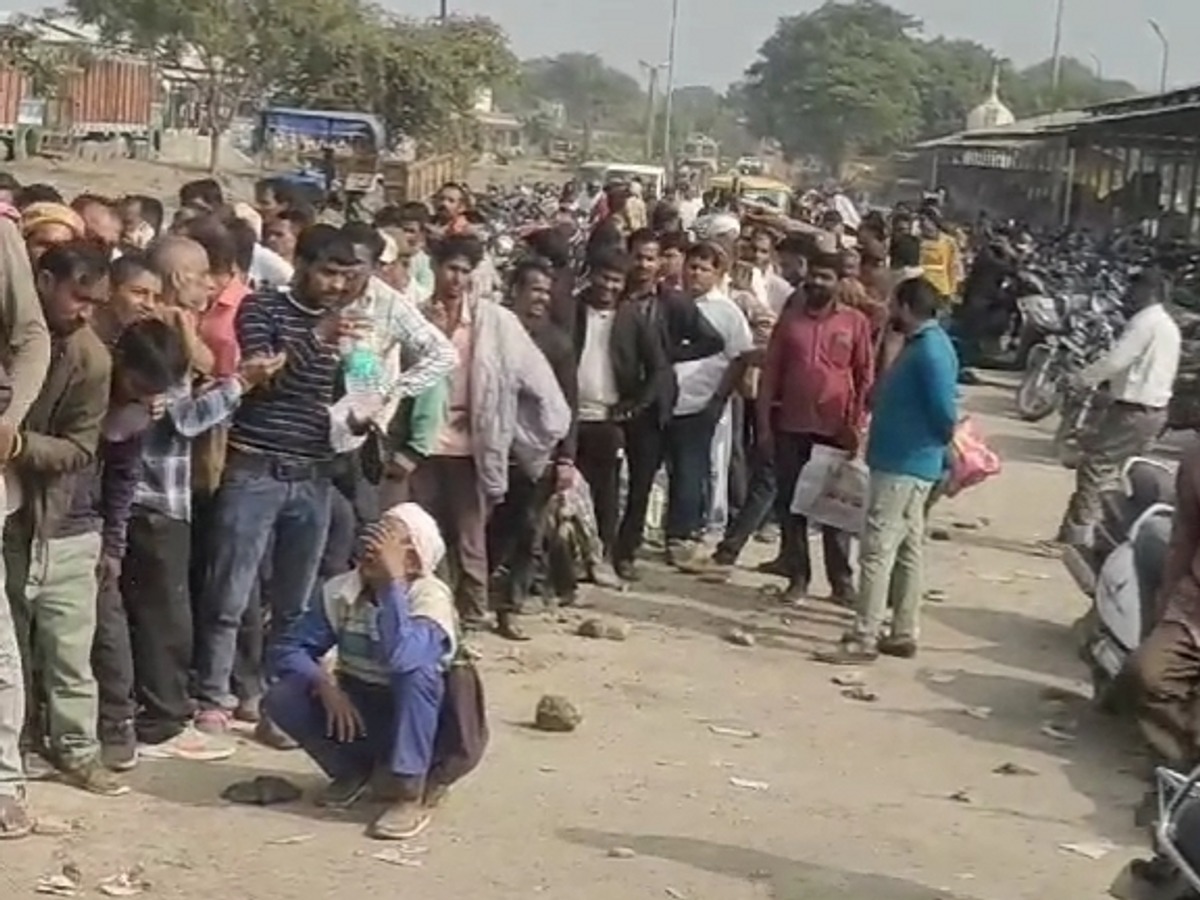 रीवा में खाद वितरण केंद्रों में अव्यवस्था, किसानों को हुआ भारी नुकसान