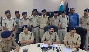 dewas, Fake call center, busted  