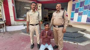 dewas,   miscreant pleaded ,police